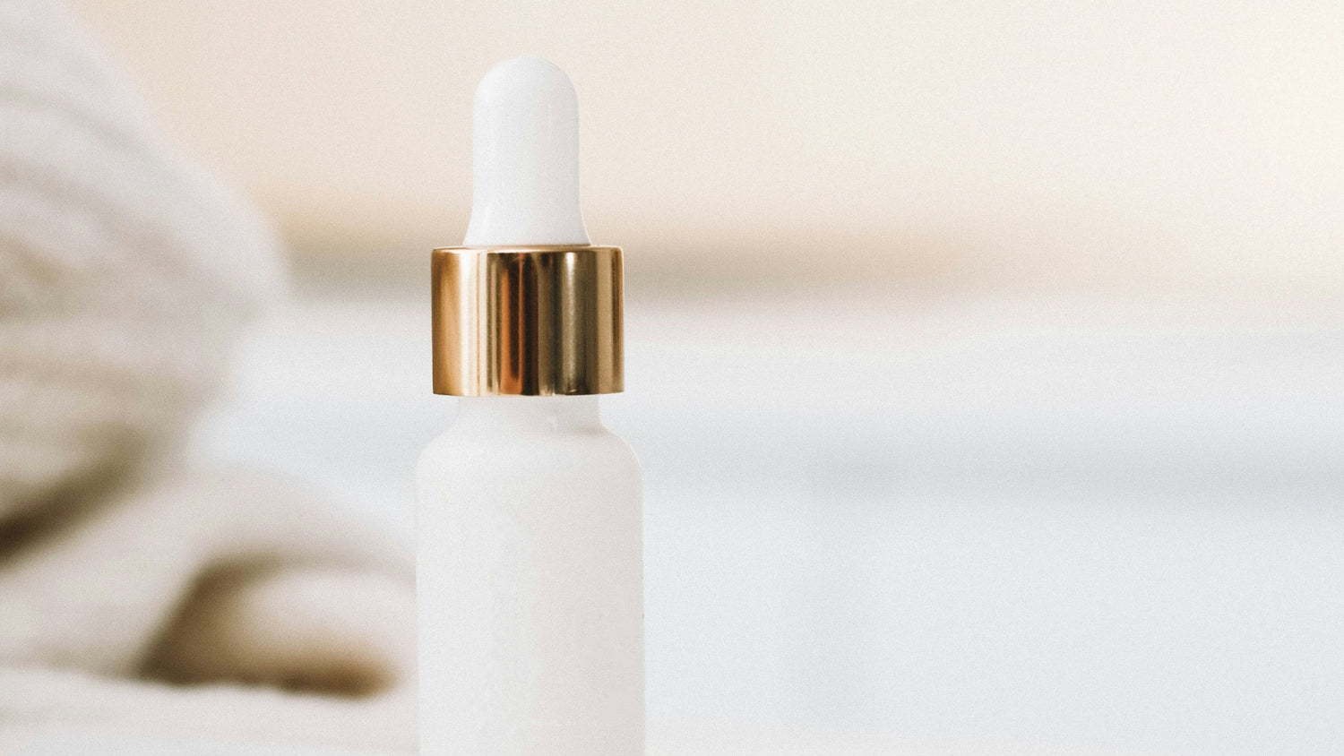 Dermocosméticos vs. Cosméticos comuns: quais as diferenças e quando investir?